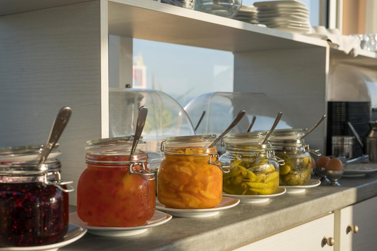 Hotel Caretta Beach Gerani  Bagian luar foto