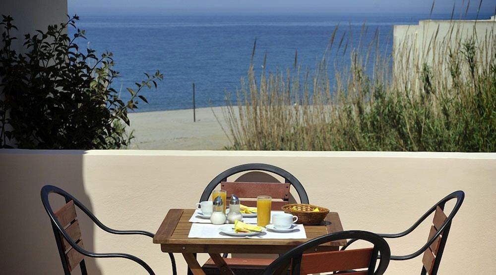 Hotel Caretta Beach Gerani  Bagian luar foto