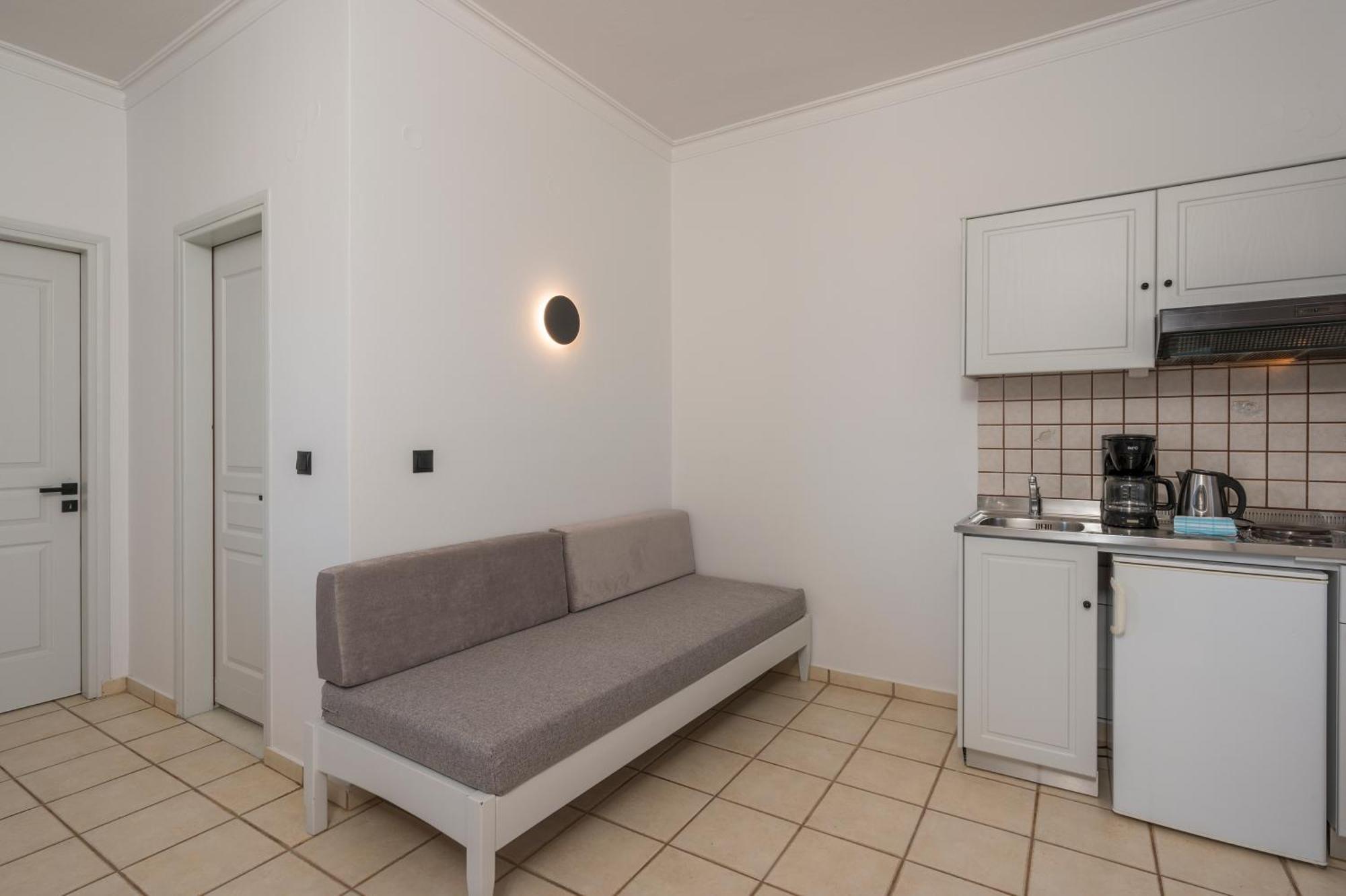 Hotel Caretta Beach Gerani  Bagian luar foto