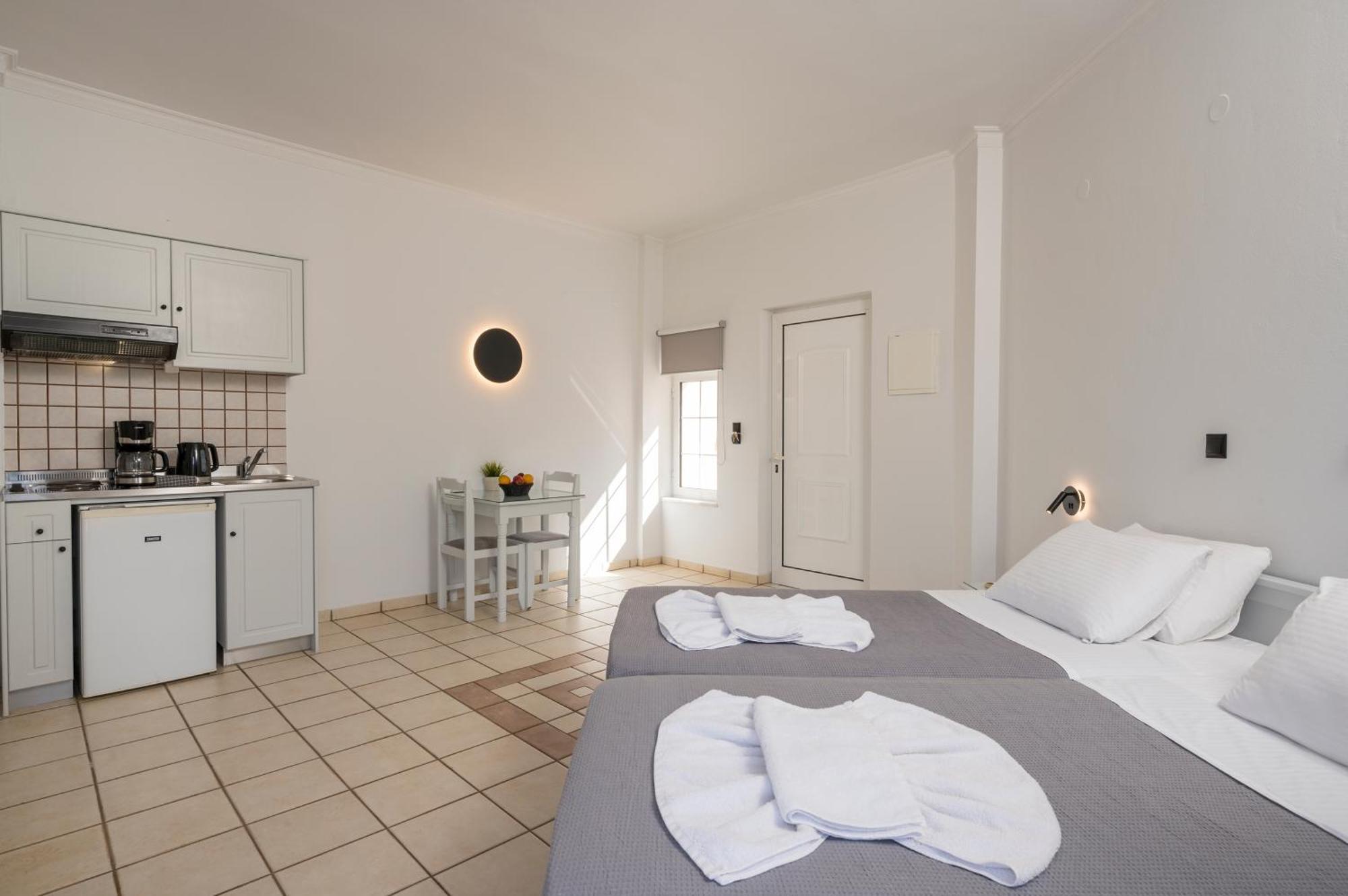 Hotel Caretta Beach Gerani  Bagian luar foto